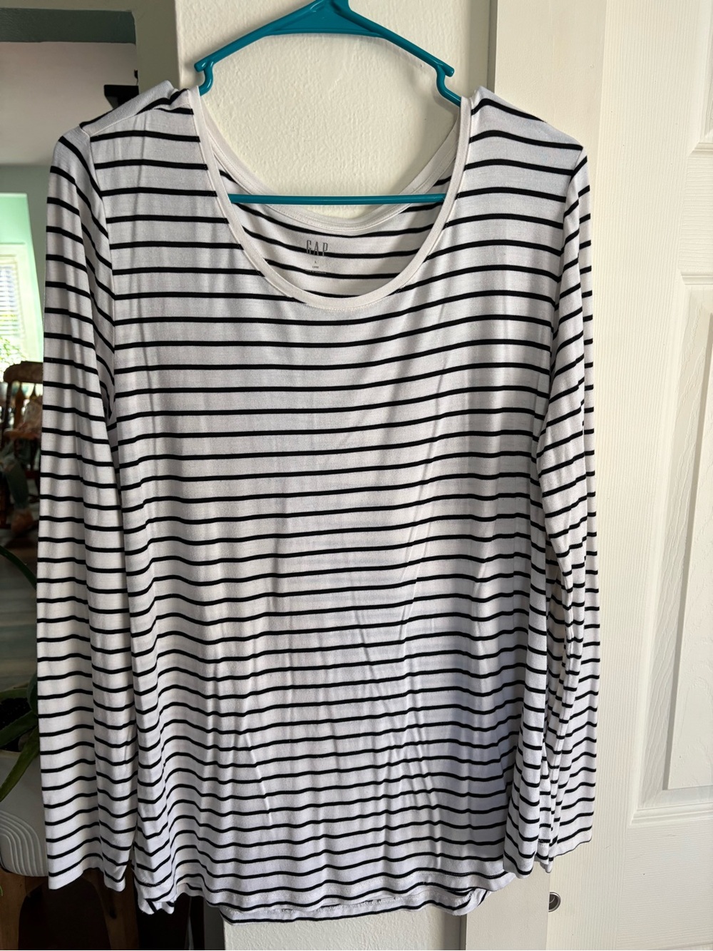 GAP White and Black Striped Long Sleeve Shirt